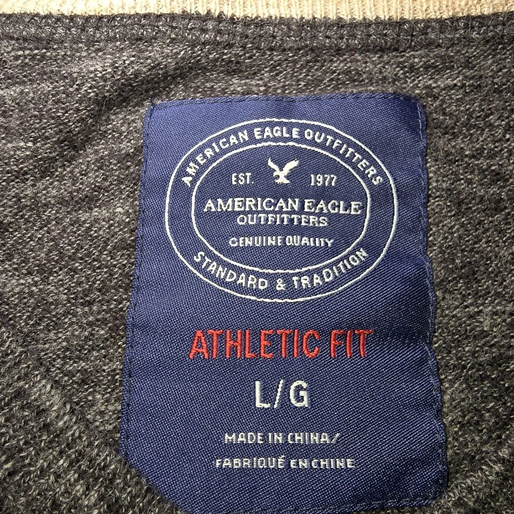 American Eagle Outfitters Mens L Gray‎ V-Neck Sweater Athletic Fit Pullover Knit